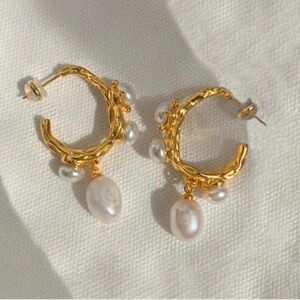 Elegant Gold and Pearl Drop Earrings